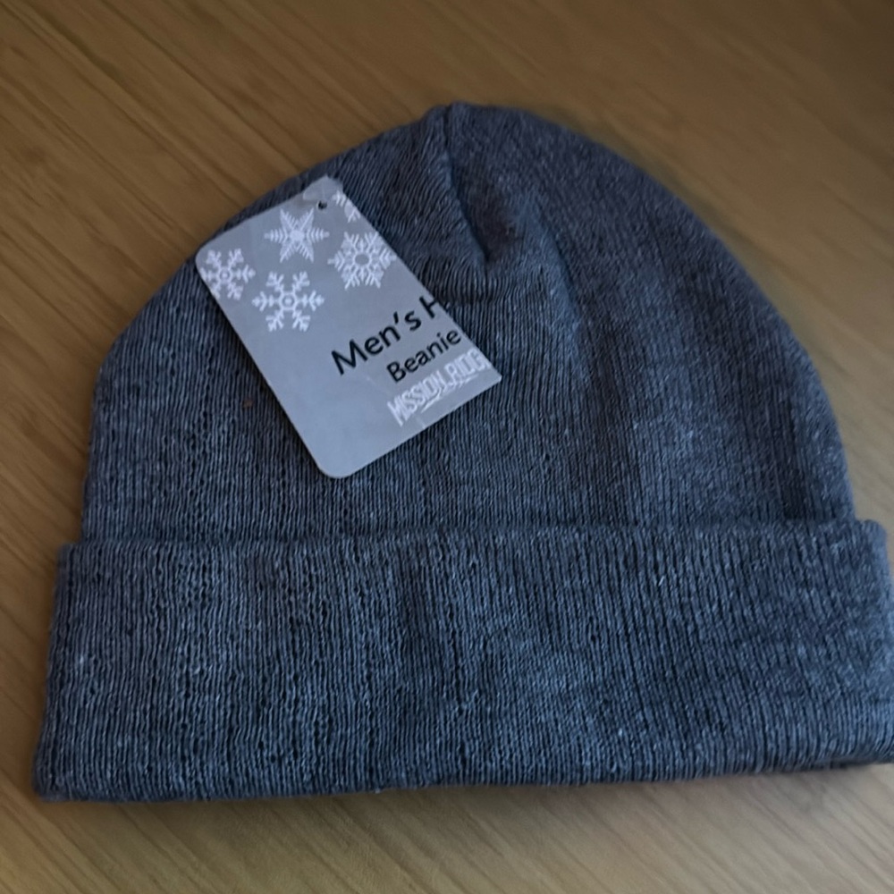 New with Tags Mission Ridge Men's Beanie Hat in Silver Gray